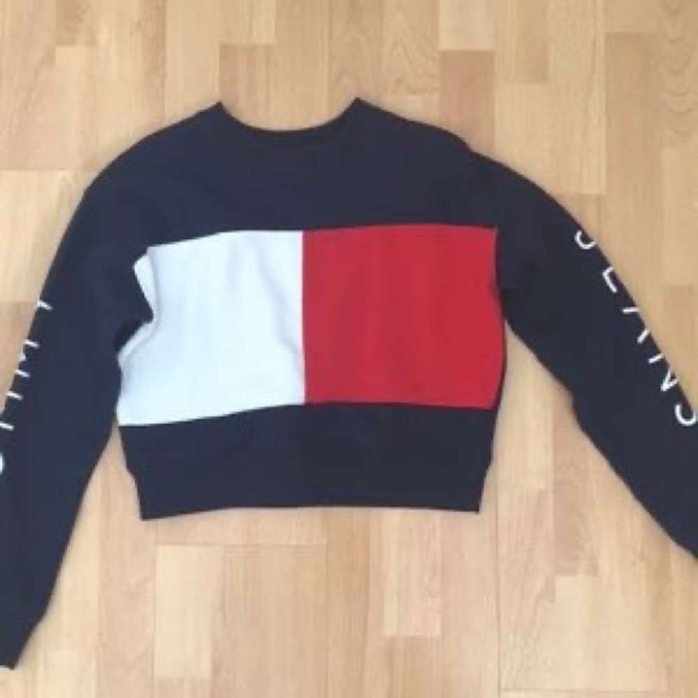 Crop top sweater